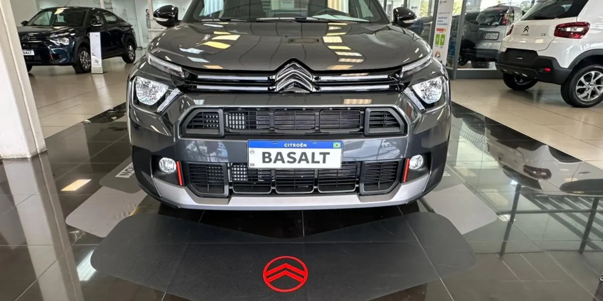 Citroën Basalt Dark Edition 2026 tem desconto de quase R$ 16 mil para PcD em março