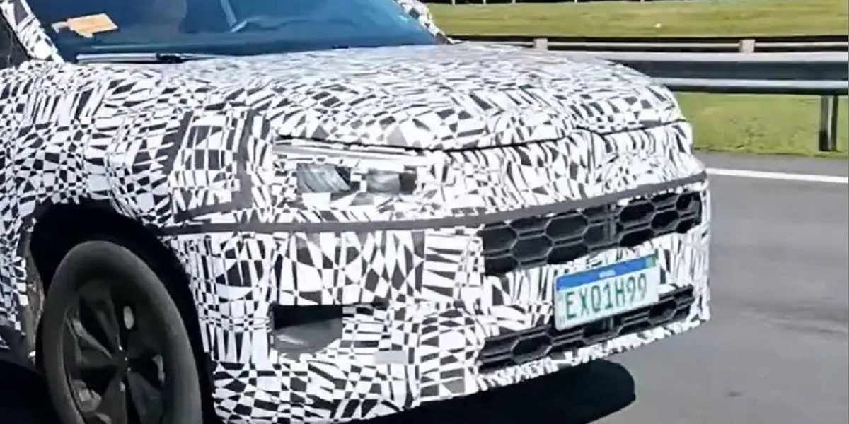 Flagra revela a carroceria final da Volkswagen Tukan, picape híbrida-leve que promete agitar o mercado em 2027. Confira os detalhes e expectativas!