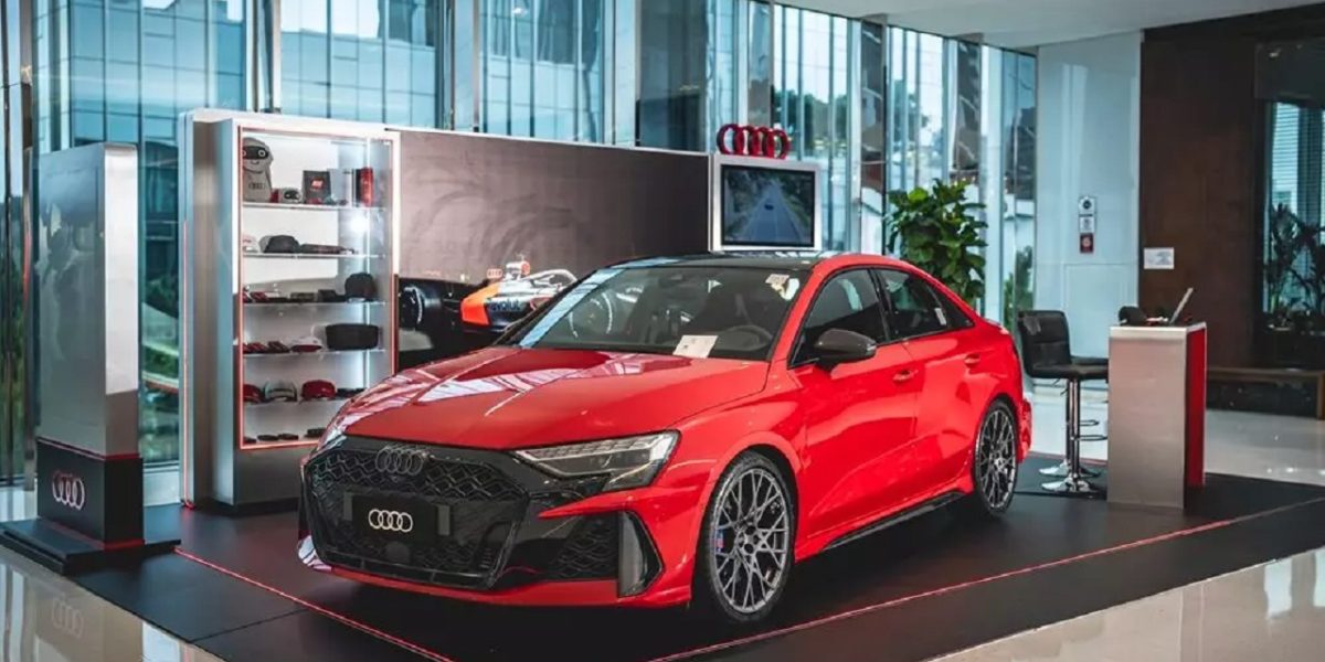 Audi apresenta RS3 e promove experiência de Fórmula 1 em shopping paulista
