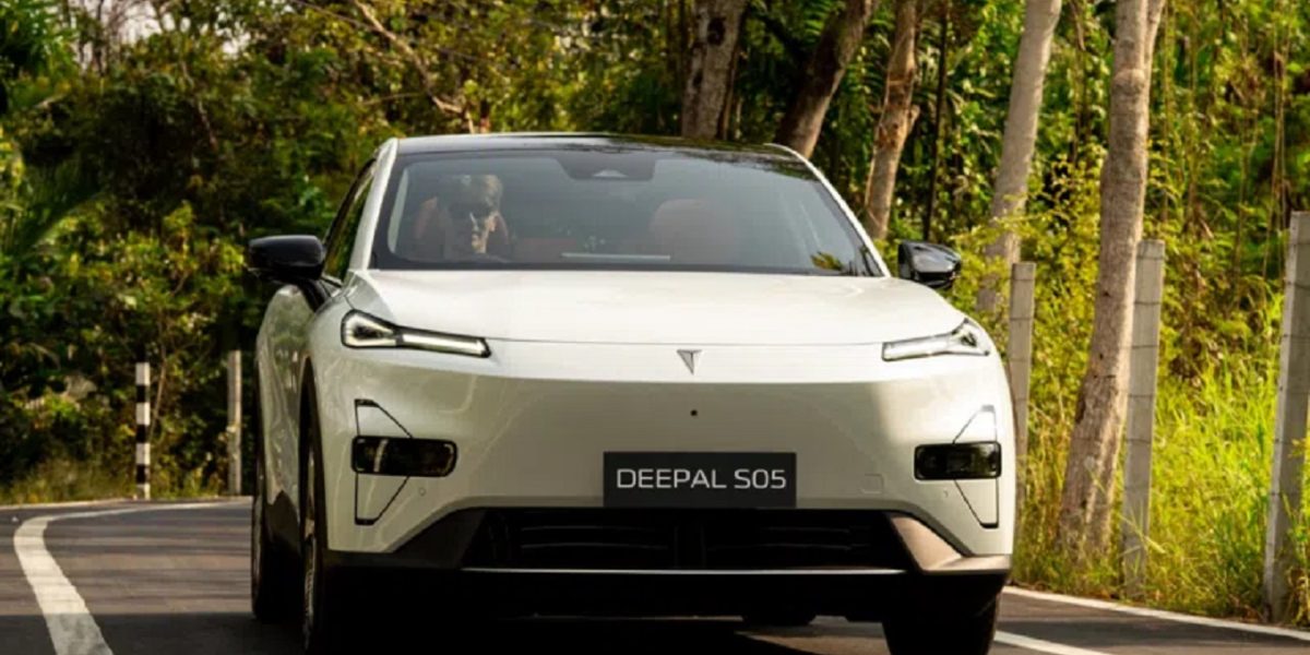Novo Deepal S05 da Changan chega ao mercado britânico com 488 km de autonomia