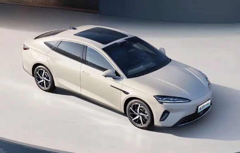 BYD mostra o Seal 07 EV em imagens inéditas antes da apresentação oficial