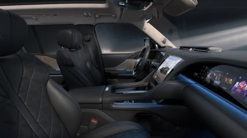 BYD Yangwang U8 2026 tem interior revelado com nova tela curva e melhorias na cabine