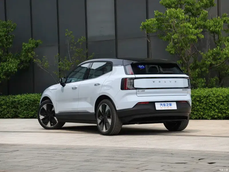 Volvo EX30 2026 chega à China com preço mais acessível após recall de baterias