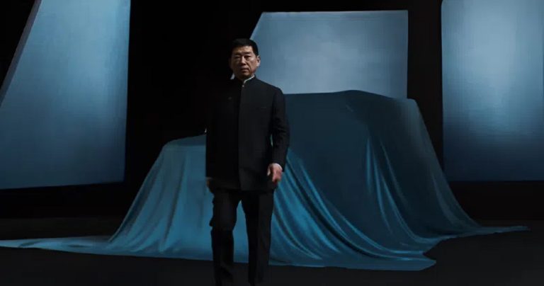 Novo SUV da GWM surge em teaser oficial com silhueta inspirada no Tank 700