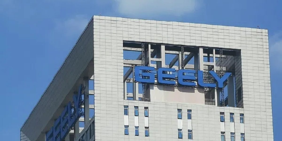 Geely defende metanol e diz que carros elétricos a lítio são pesados demais