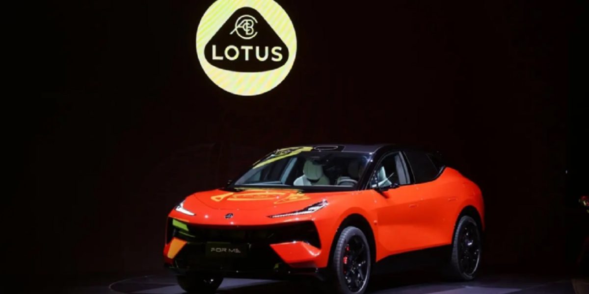Lotus revela o interior do For Me, SUV híbrido que entrega impressionantes 952 cv