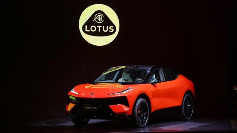 Lotus revela o interior do For Me, SUV híbrido que entrega impressionantes 952 cv
