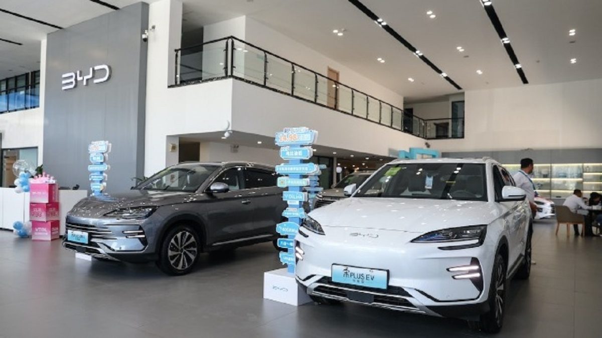 Vendas da BYD recuam pelo oitavo mês consecutivo, mesmo com avanço global