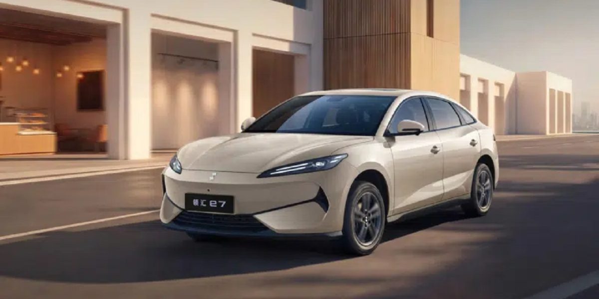 BYD adapta carros de aplicativo para recarga rápida de bateria