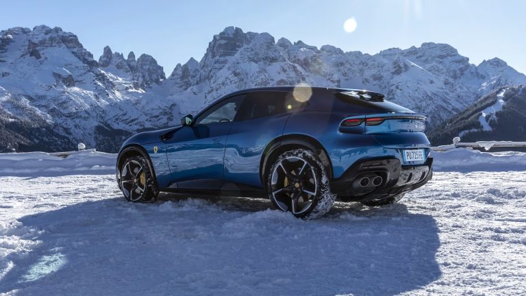 Ferrari prepara versão ainda mais rápida do Purosangue