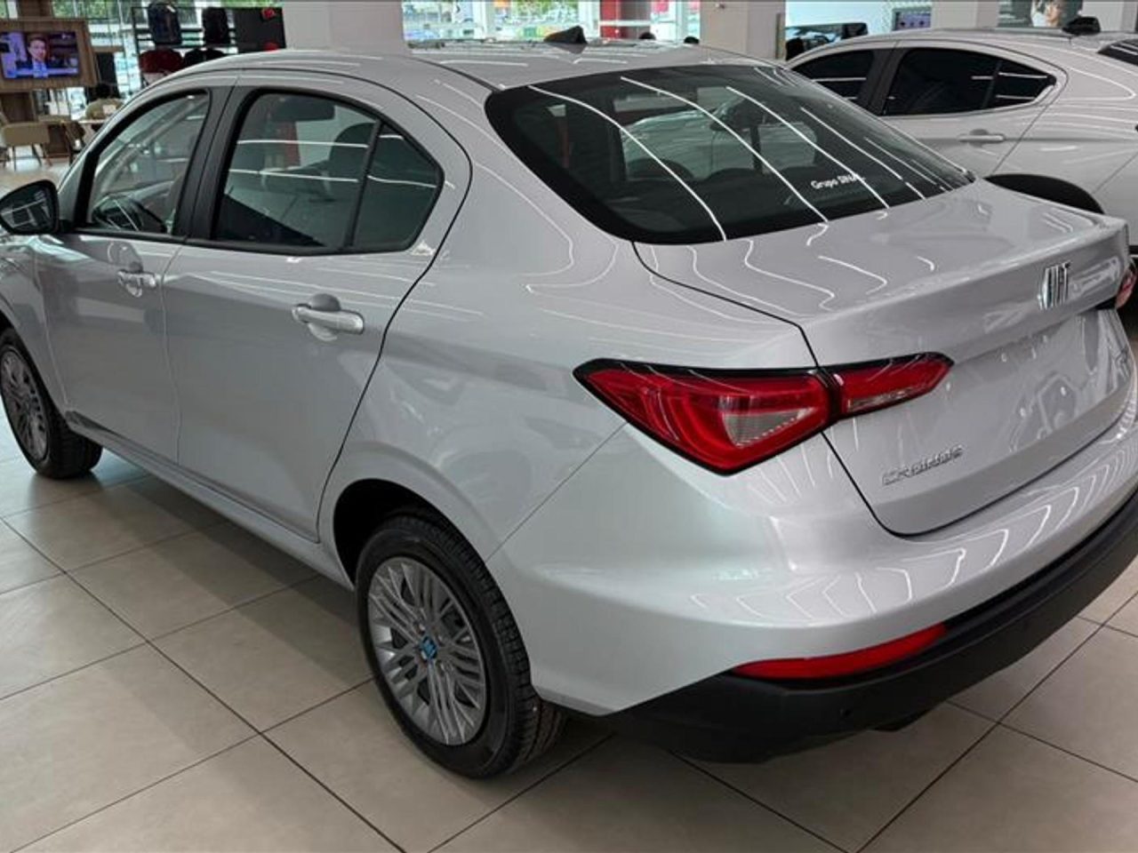 Fiat Cronos Drive 1.3 CVT tem desconto de R$ 28.000,00 para PcD em março