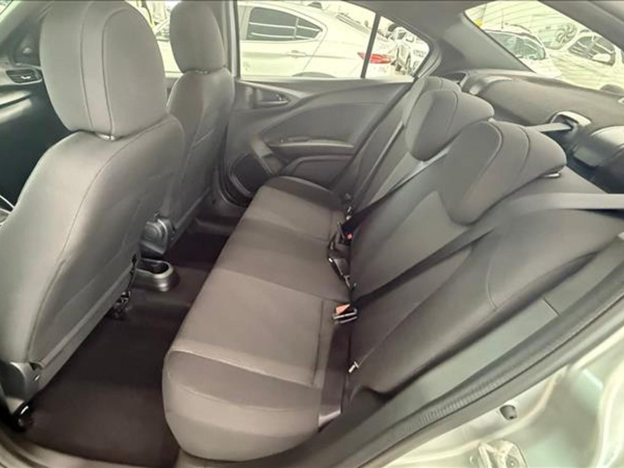 Fiat Cronos Drive 1.3 CVT tem desconto de R$ 28.000,00 para PcD em março