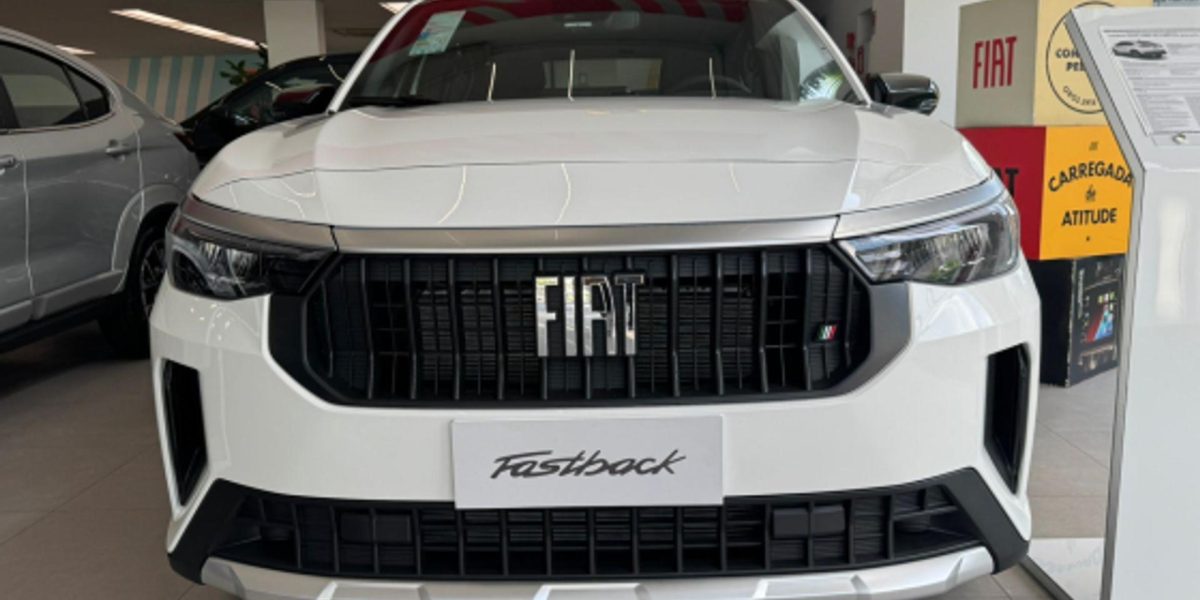 Fiat reduz em R$ 23.218,65 o preço do Fastback Impetus Híbrido em oferta para CNPJ