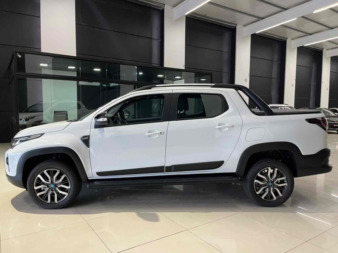 Fiat Strada bate recorde e lidera o mercado com 16,7 mil emplacamentos em março