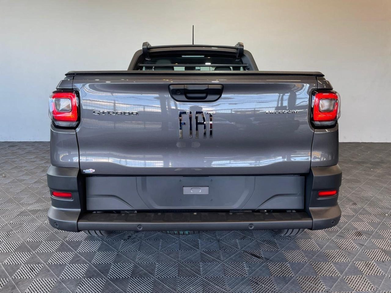 Fiat Strada Freedom Plus fica R$ 26.228,00 mais em conta para CNPJ em março