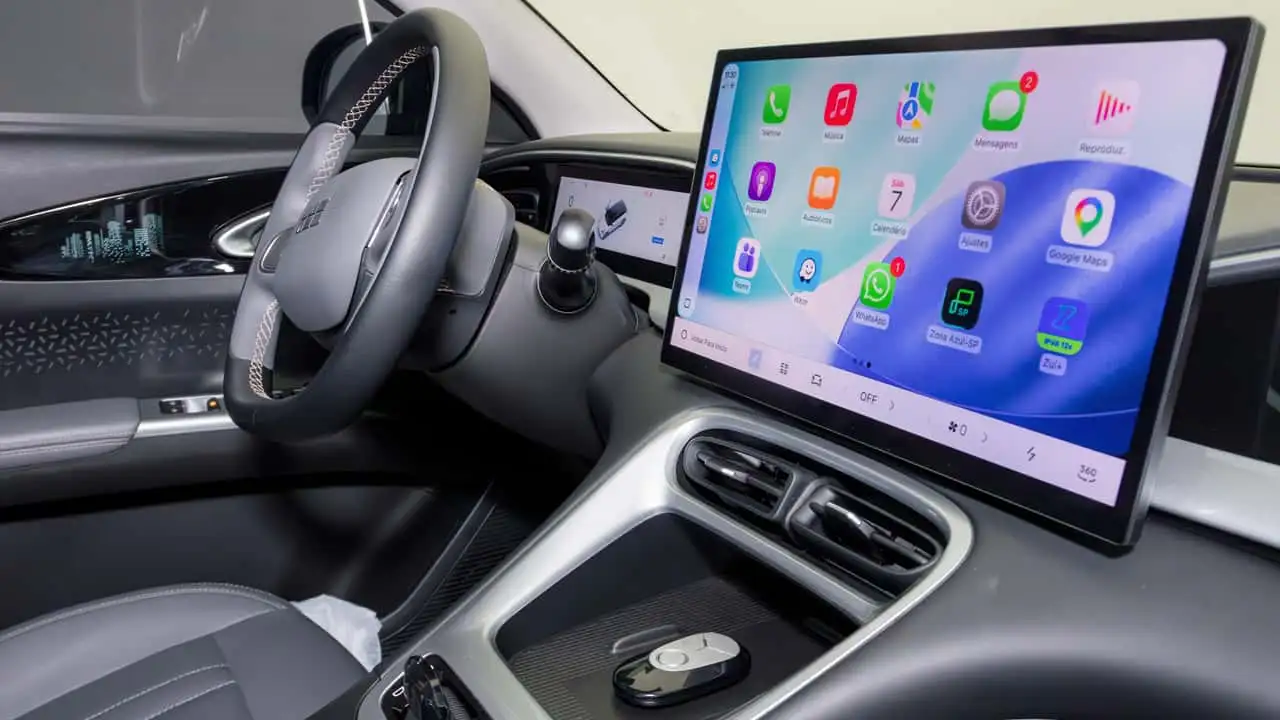 Concessionárias da Geely passam a oferecer atualização do EX2 com conectividade Apple e Android
