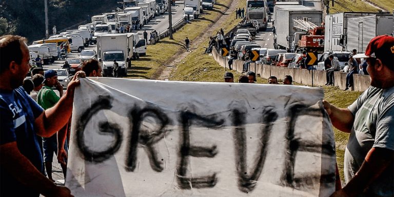 Greve de caminhoneiros volta a ameaçar logística nacional