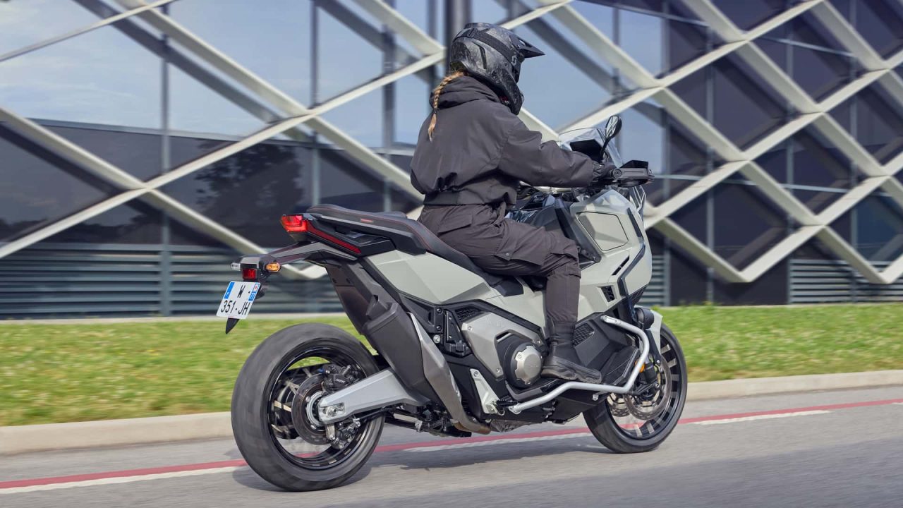 Honda X-ADV 2026 chega ao Brasil: confira fotos, detalhes e preço