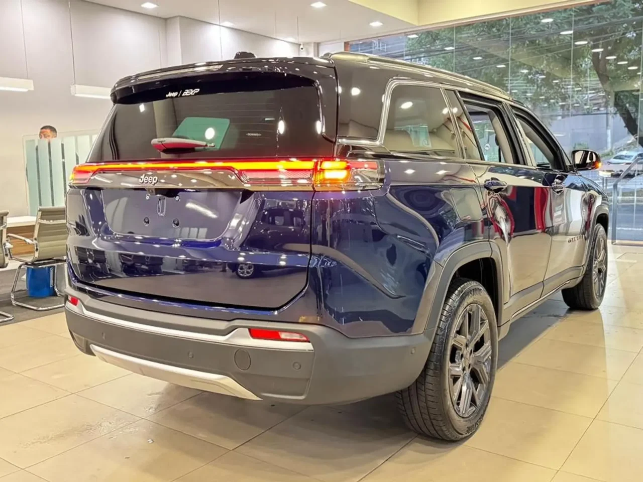 Jeep corta R$ R$ 30.800,00 do Commander Longitude em oferta para CNPJ
