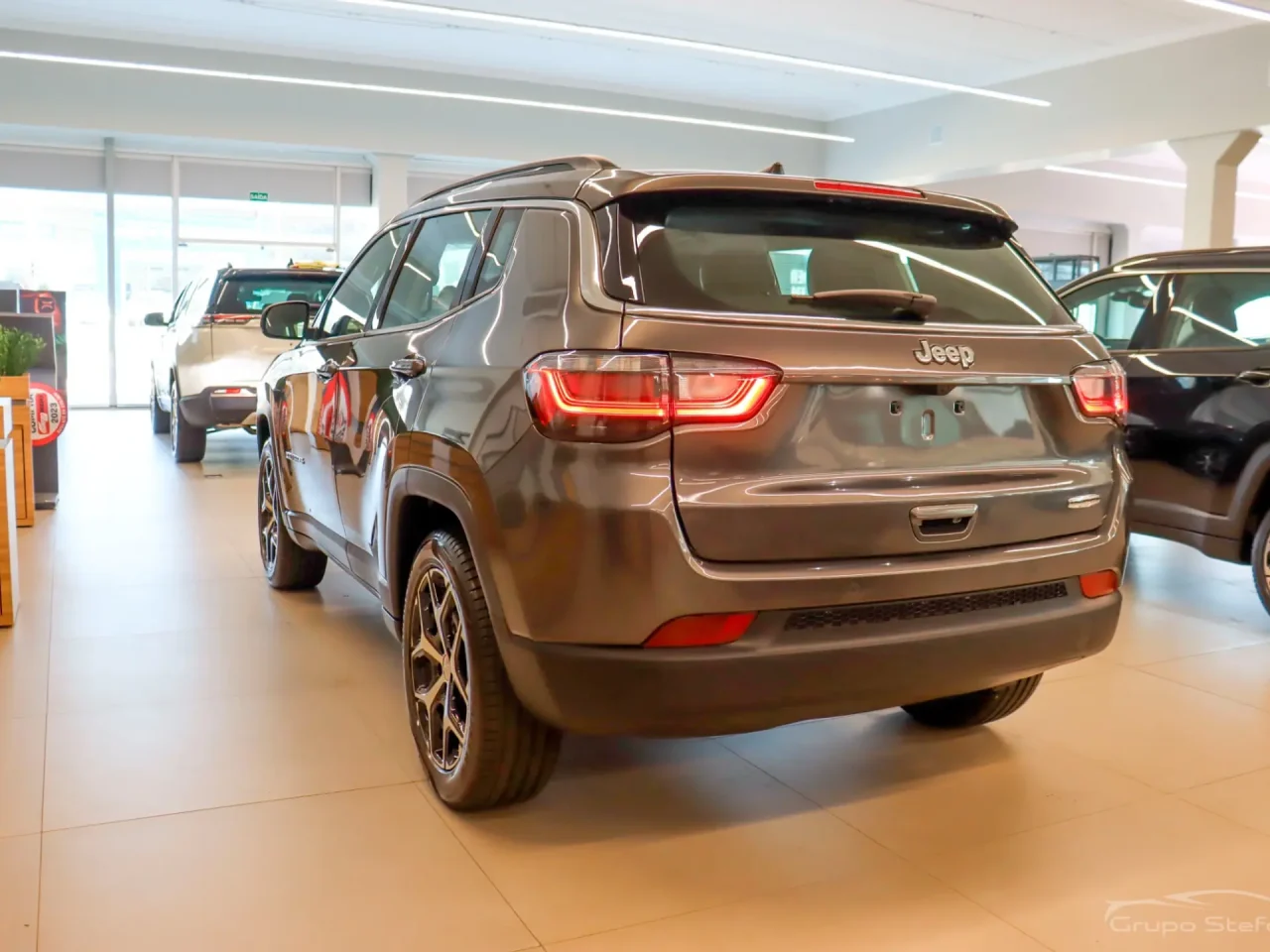 Jeep Compass Longitude fica R$ 50.090,00 mais barato para PcD em março