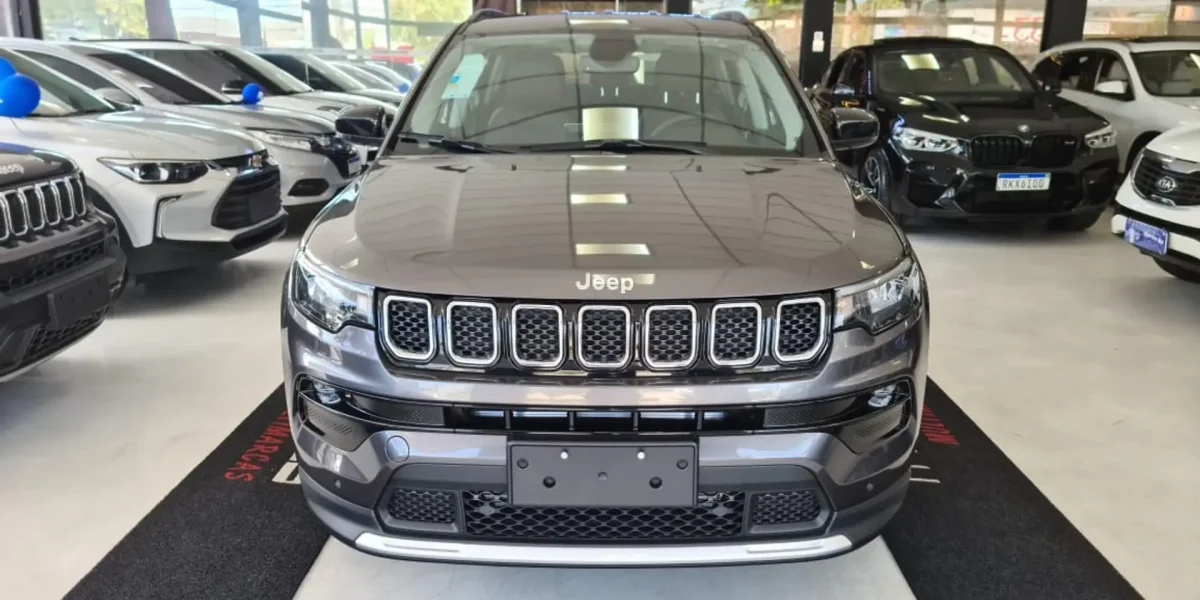 Jeep Compass Sport tem desconto de R$ 36.300,00 para PcD em março