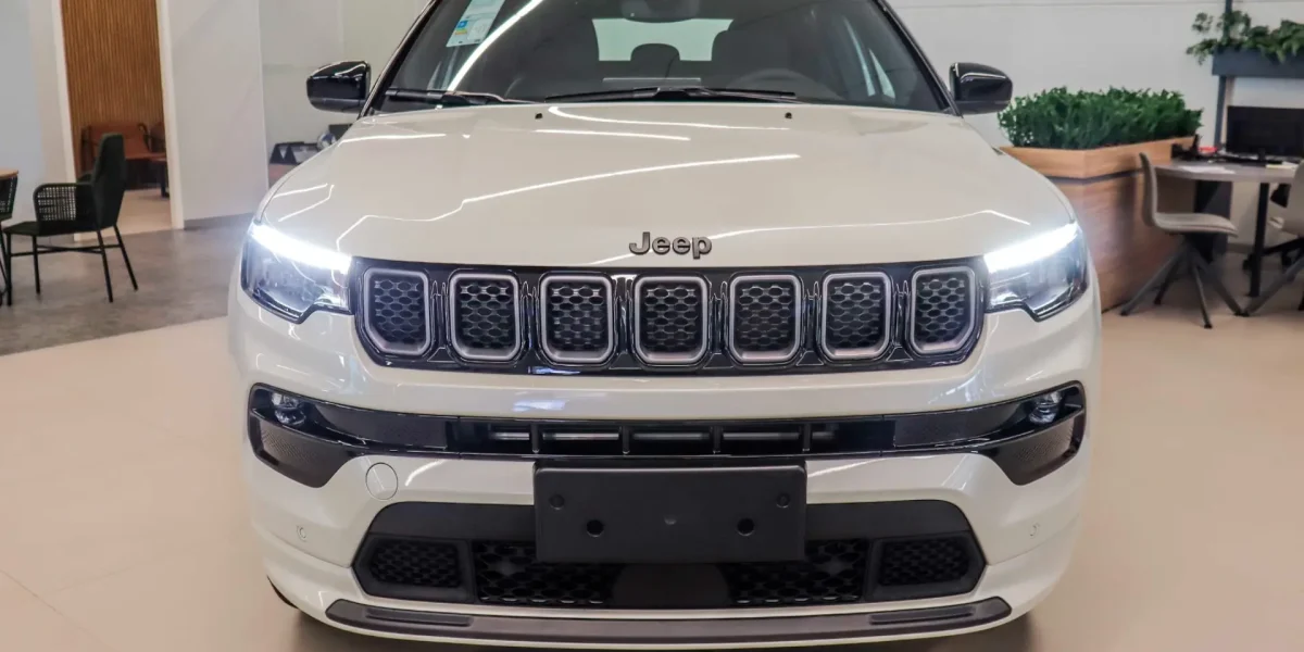Jeep reduz preço do Compass Sport em R$ 33.245,00 para PcD em maio