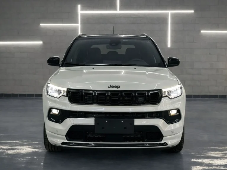 Jeep Compass Blackhawk ganha desconto de R$ 42.490,00 para CNPJ em março