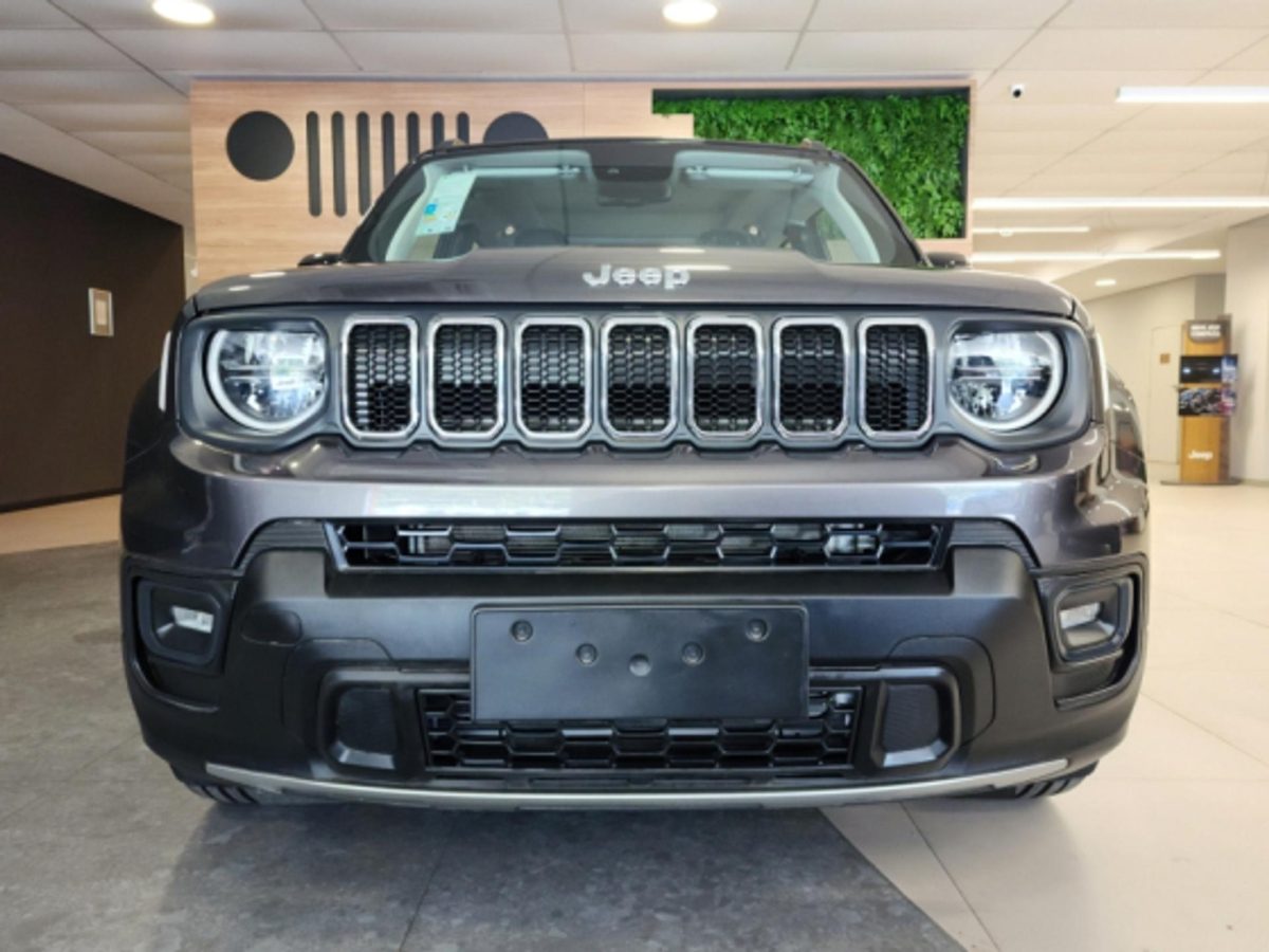 Jeep oferece R$ 21.834,00 de desconto no Renegade Sahara para PcD em março