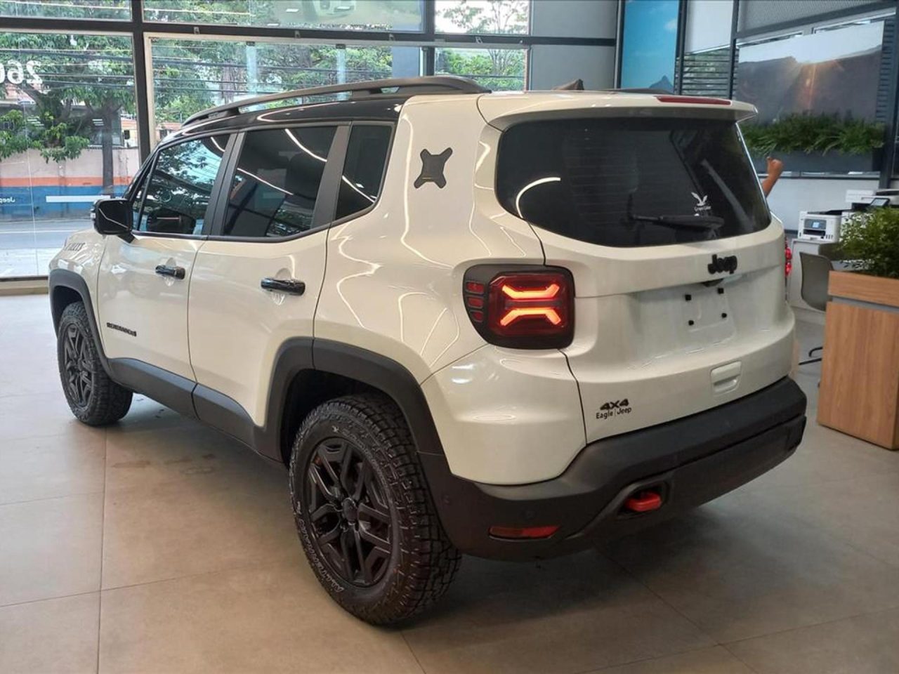 Jeep Renegade Willys ganha desconto de R$ 29.050,70 para PcD em março