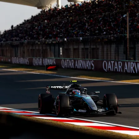 GP da China de Fórmula 1: Antonelli supera Russell e garante pole; Bortoleto sai em 16º