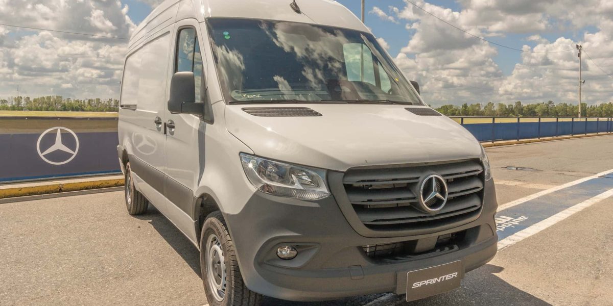 Primeiras impressões: Mercedes-Benz lança Sprinter automática no Brasil
