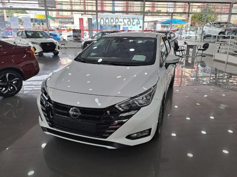 Nissan aplica desconto de R$ 28.000,00 no Versa para PcD em março