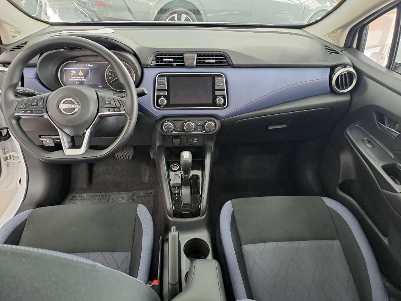 Nissan aplica desconto de R$ 28.000,00 no Versa para PcD em março