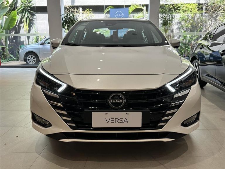 Nissan oferece R$ 18.400,00 de desconto no Versa Advance para PcD em março