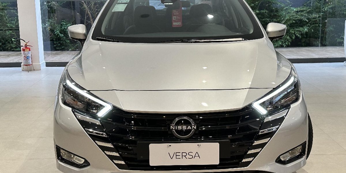 Nissan Versa Exclusive 2026 tem desconto de quase R$ 23 mil para PcD em março