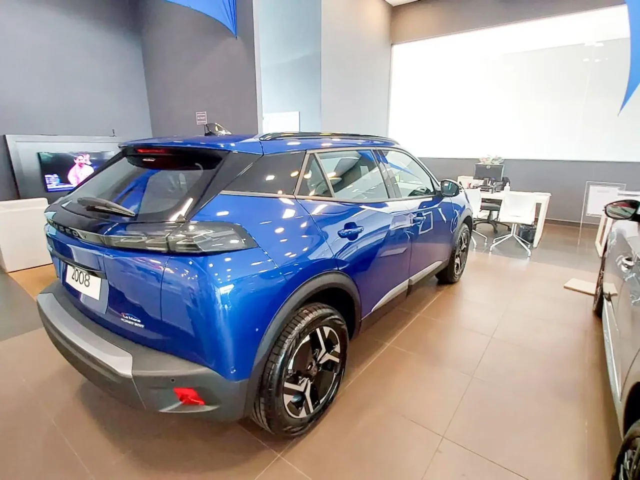 Peugeot 2008 Allure ganha desconto de R$ 34.023,22 para PcD em março