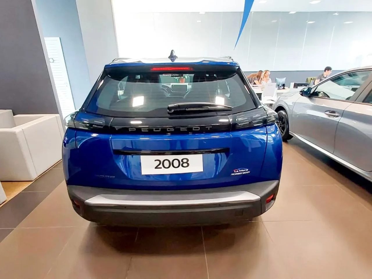 Peugeot 2008 Allure ganha desconto de R$ 34.023,22 para PcD em março