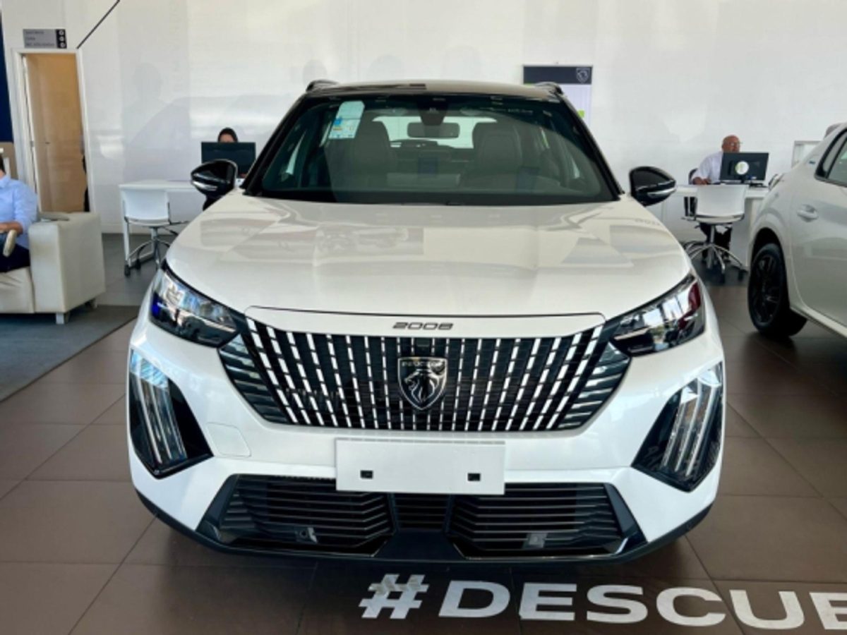 Peugeot concede R$ 25.401,34 de desconto no 2008 GT Hybrid para PcD em março