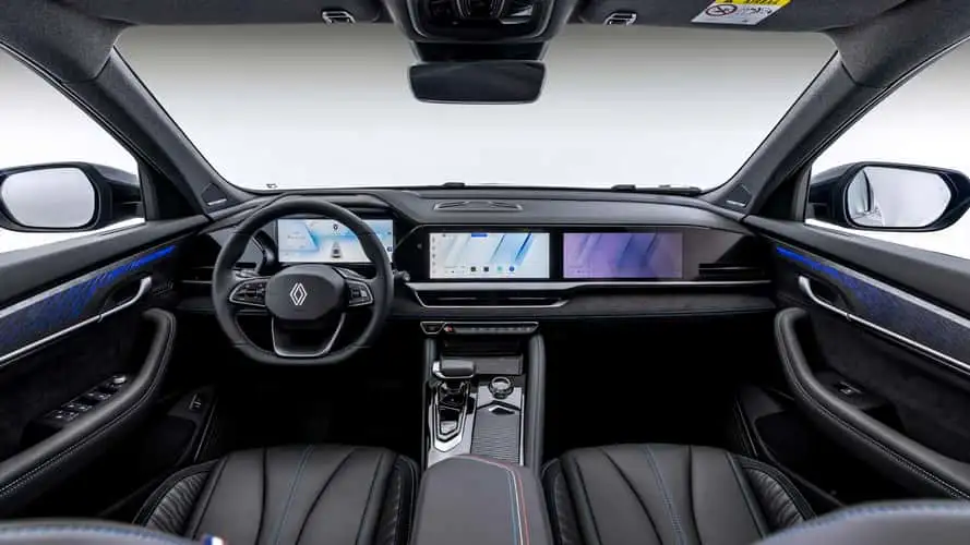 Novo Renault Koleos estreia no país com 245 cv e cabine tecnológica com três telas