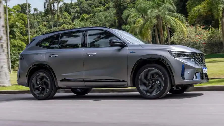 Novo Renault Koleos estreia no país com 245 cv e cabine tecnológica com três telas