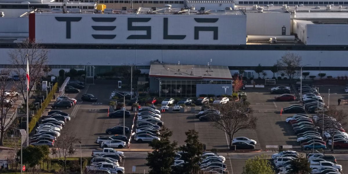 Tesla prepara carro elétrico mais compacto e acessível, apontam rumores