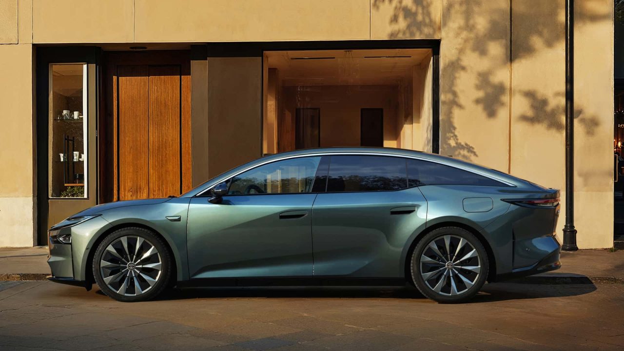 Novo sedã elétrico da Toyota com plataforma GAC já acumula 3.100 pedidos em uma hora