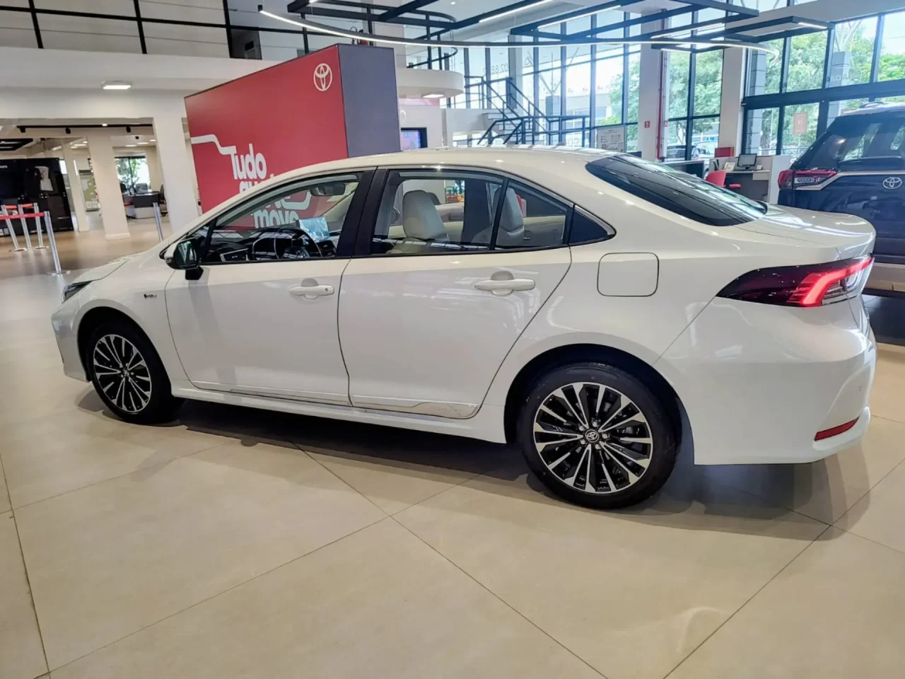 Toyota Corolla XEi ganha desconto de R$ 13.334,14 para PcD em março