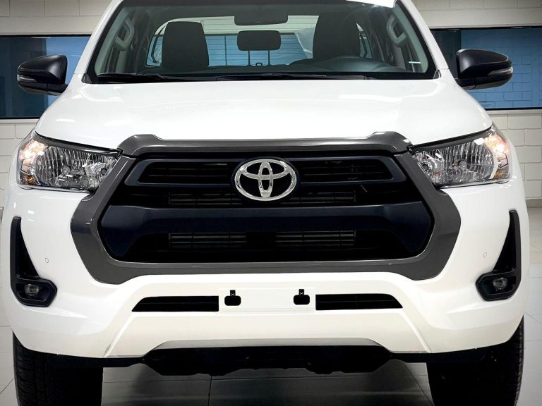 Hilux Power Pack MT fica R$ 64.949,70 mais barato para CNPJ após redução da Toyota