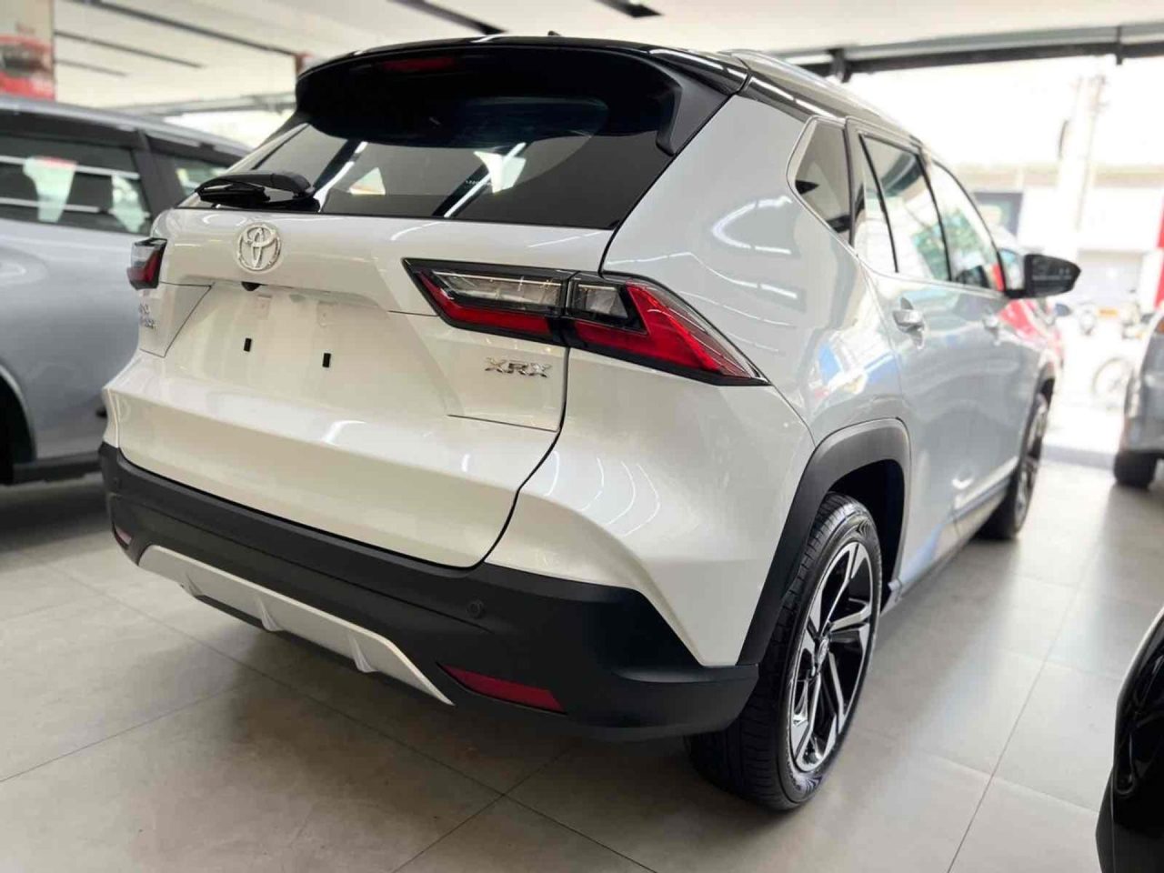 Impressões: Toyota Yaris Cross flex é mais barato, porém perde em desempenho e consumo para o híbrido