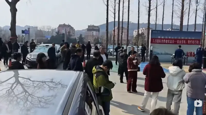 Tecnologia Flash Charging 2.0 da BYD desperta interesse na China em meio à crise
