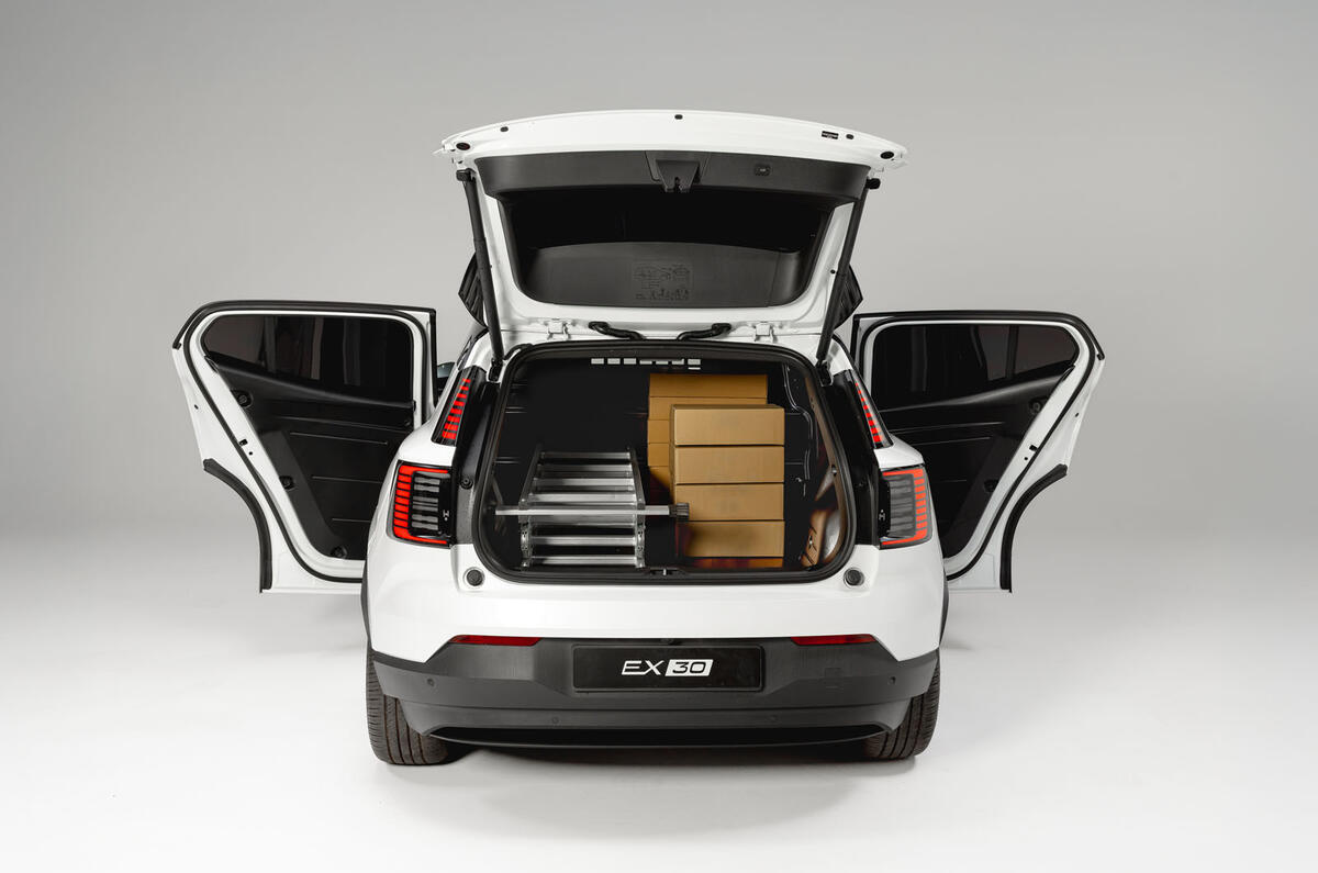 Volvo apresenta EX30 Cargo, versão furgão com até 1.000 litros e 390 kg úteis