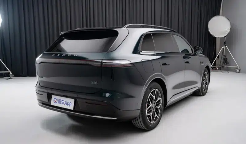 Chery Exeed EX7 estreia sistema de frenagem eletromecânica inspirado na aviação