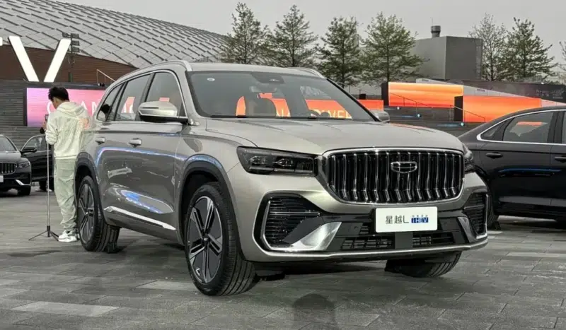 Geely i-HEV entra para o Guinness com consumo recorde de 2,22 L/100 km