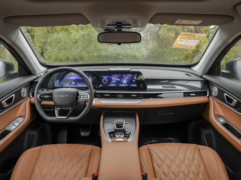 Novo Chery Tiggo 7 estreia com motor turbo potente e tela curva de 24,6"